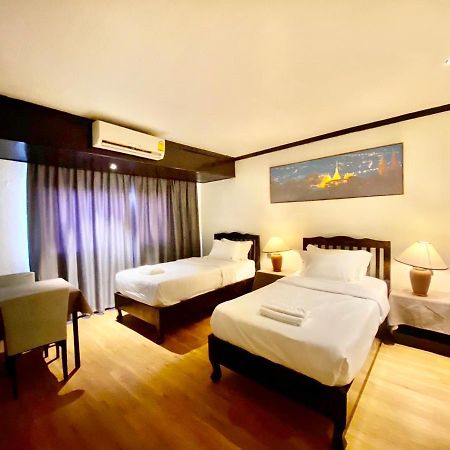 Thapaeplacehotel Chiang Mai Eksteriør billede