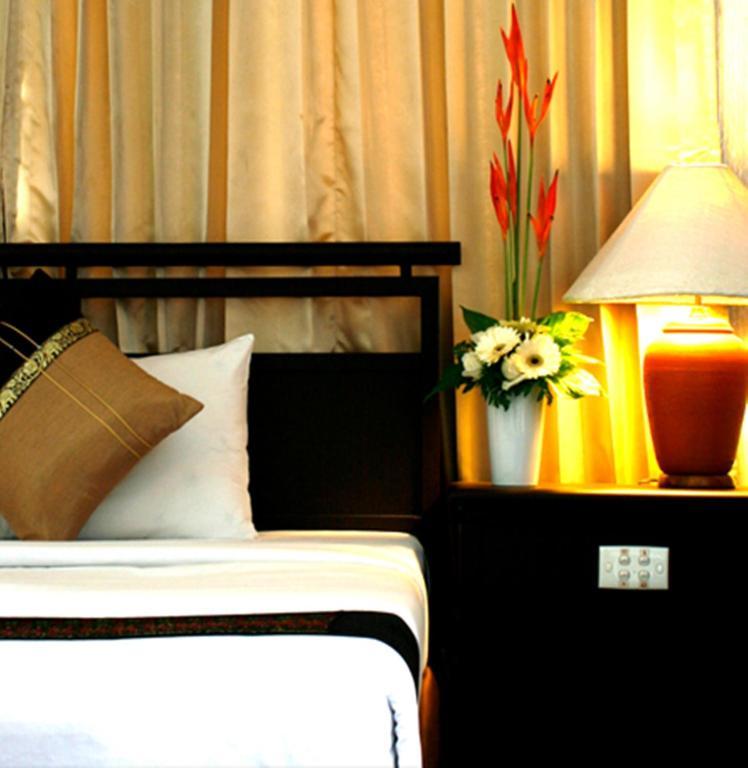Thapaeplacehotel Chiang Mai Værelse billede