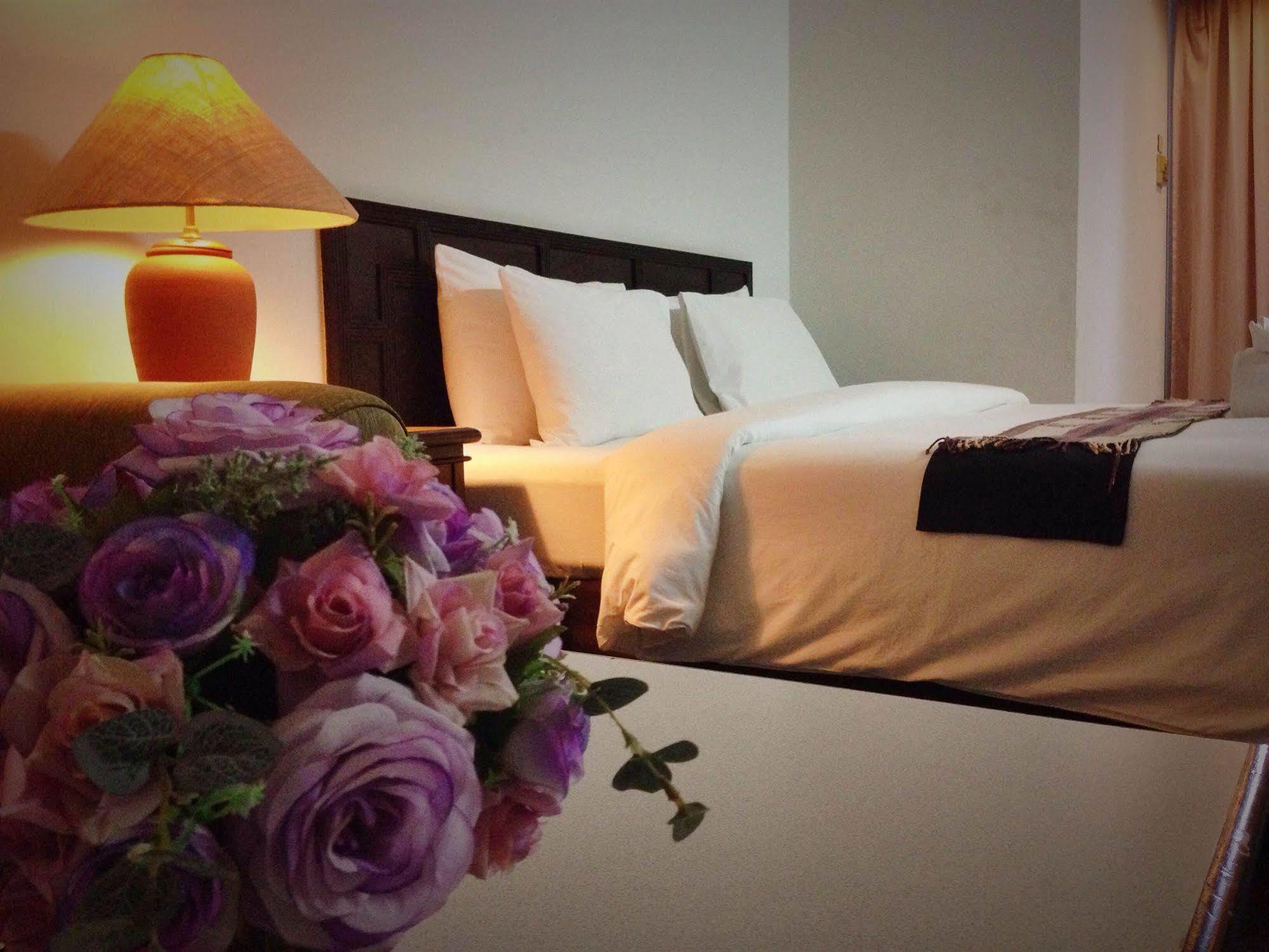 Thapaeplacehotel Chiang Mai Eksteriør billede