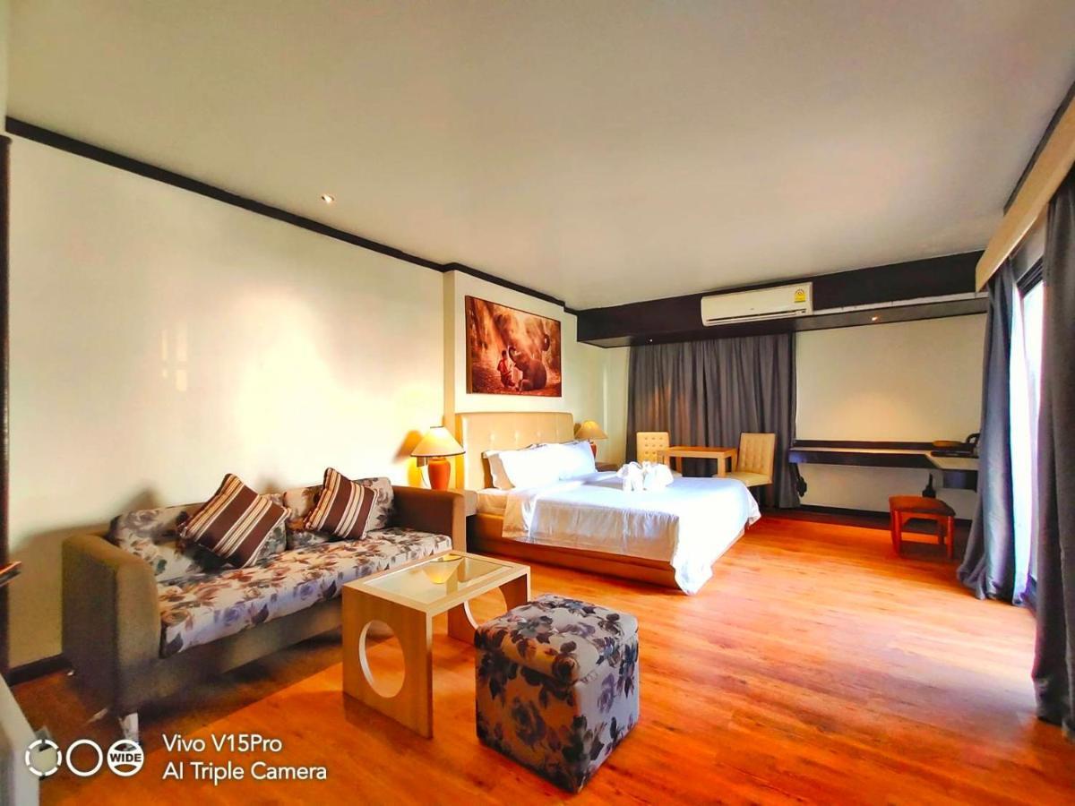 Thapaeplacehotel Chiang Mai Eksteriør billede